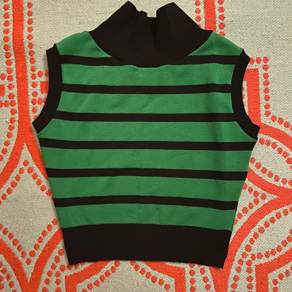 Pinup Couture/Betty & Veronica Crop Mockneck Swtr.